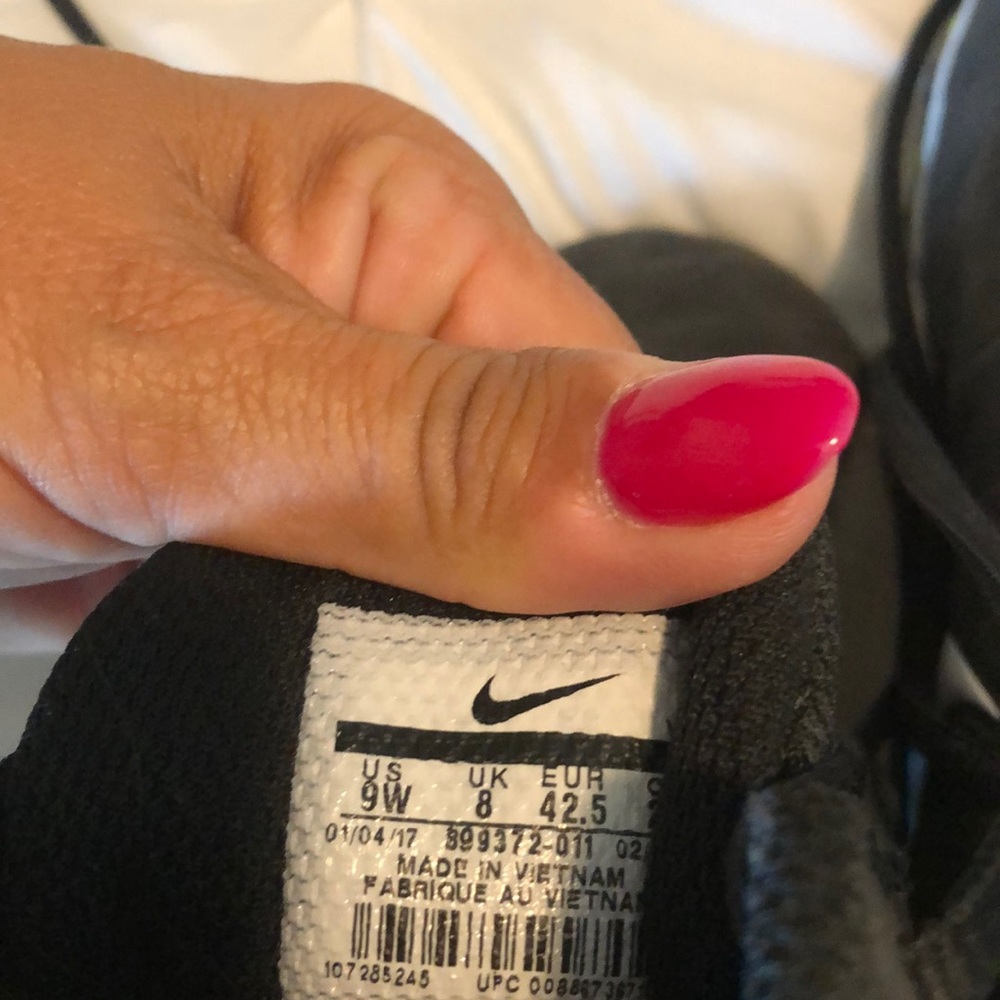 Nike cleats - Picture 4 of 4